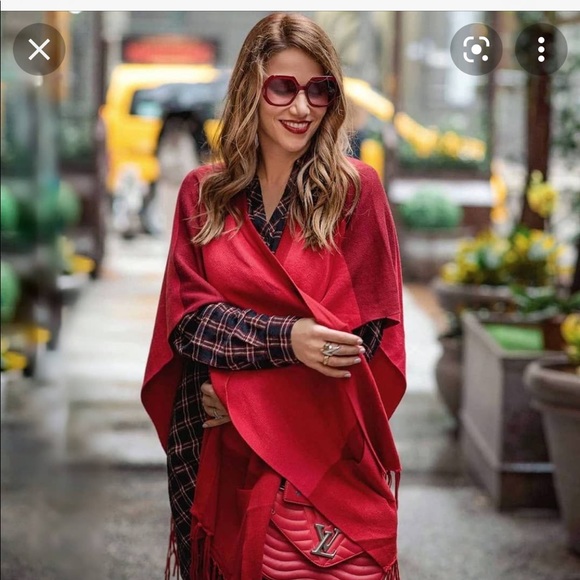 Cabi- fringe poncho shawl - Picture 12 of 15